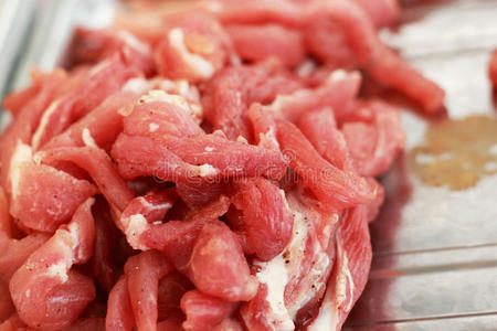 市场上的新鲜猪肉
