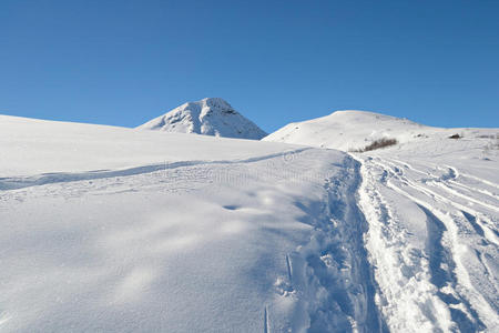 滑雪旅游探索阿尔卑斯山