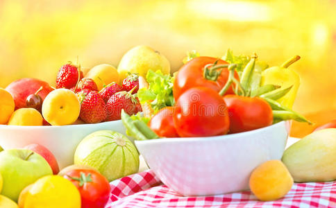 新鲜有机水果和蔬菜