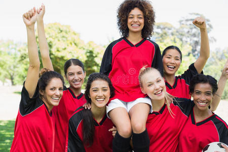 成功的女子足球队图片