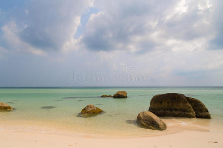 绿松石海和岩石，phu quoc vetnam