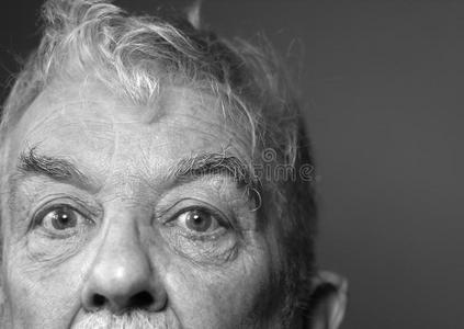 憎恶的眼神图片