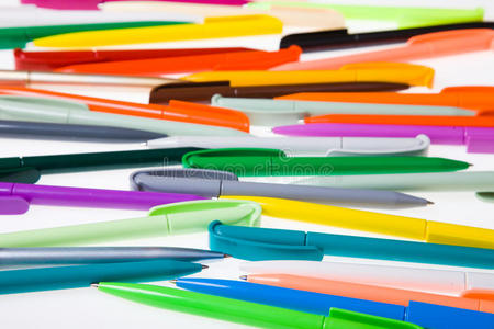 多色塑料笔