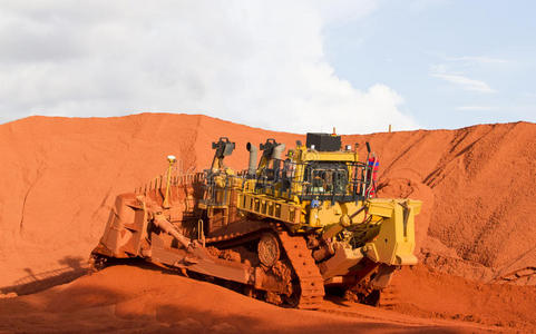 铝土矿开采照片