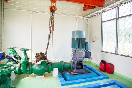 水处理厂的泵电机。 抽水抽水抽水