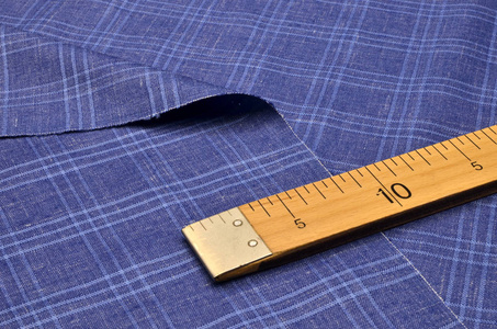 织物服装一个由丝绸和羊毛制成的蓝色和蓝色的笼子。