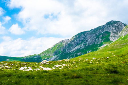 黑山杜米特马西夫山脉和山谷景观