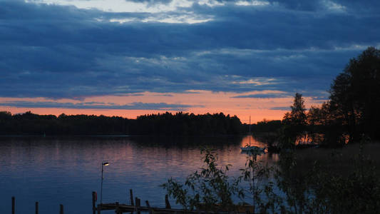 瑞典湖的日落