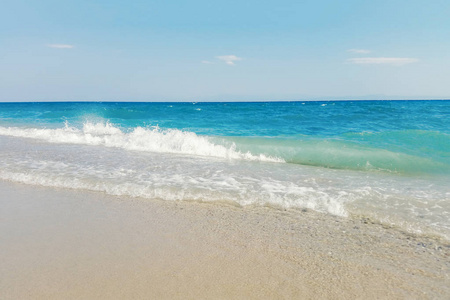 沙滩上的蓝色海浪夏季背景