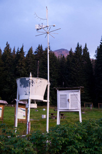 老 meteorogical 气象站在山里