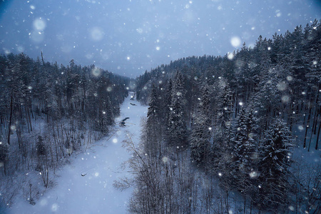 江与雪野冬雾尽收眼底