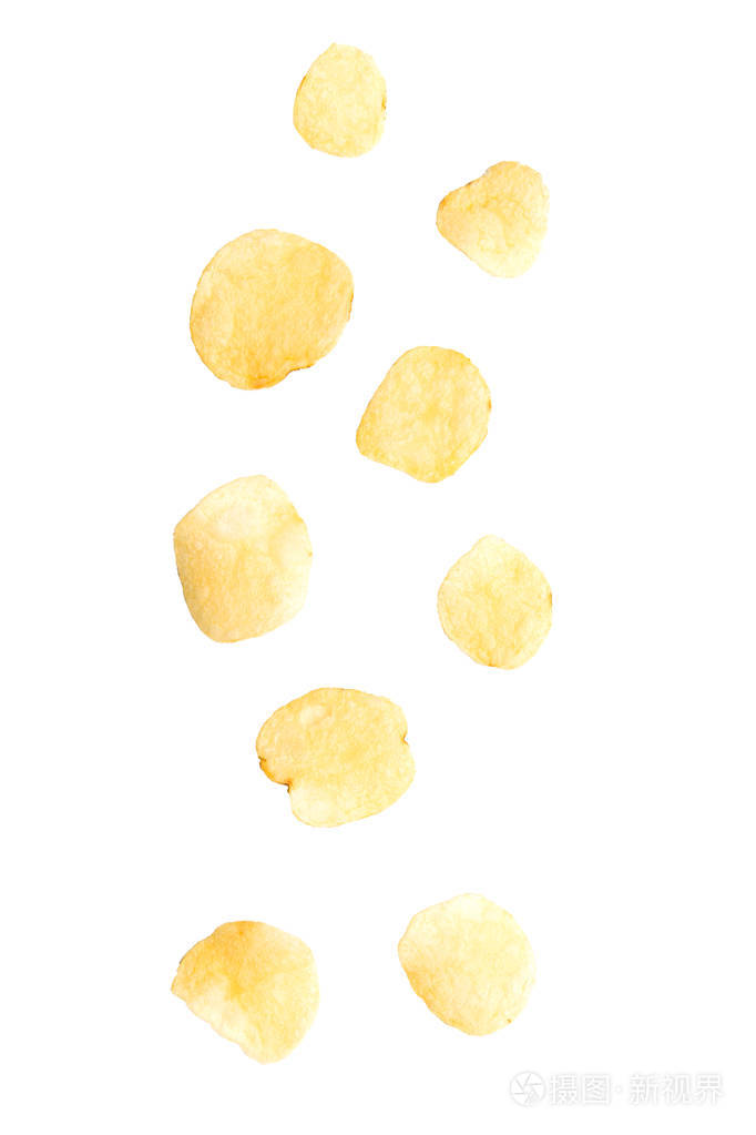 薯片落在白色背景上。