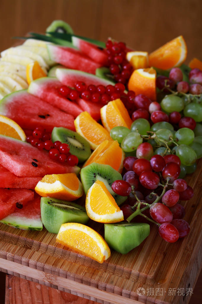 新鲜健康混合水果沙拉选择