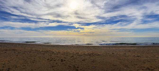 西班牙安达鲁西亚的一个自然区域内的Huelva海滩美丽的全景景观