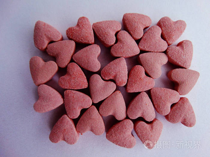 粉红色心形药丸