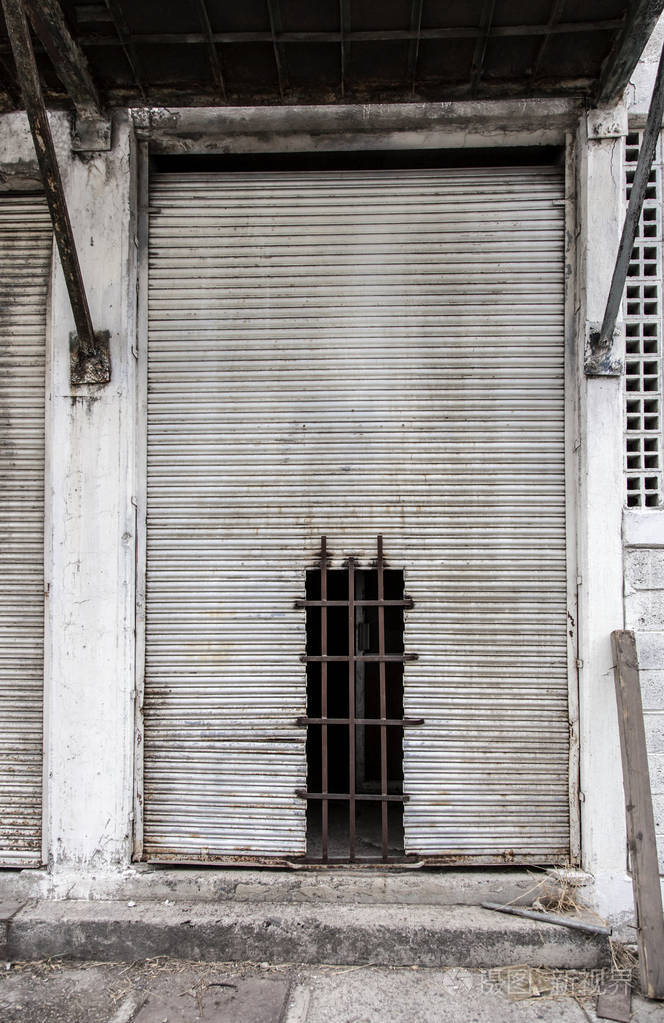 古老生锈的金属墙古董