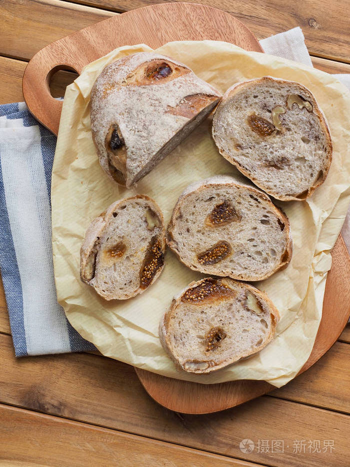 全麦核桃无花果面包