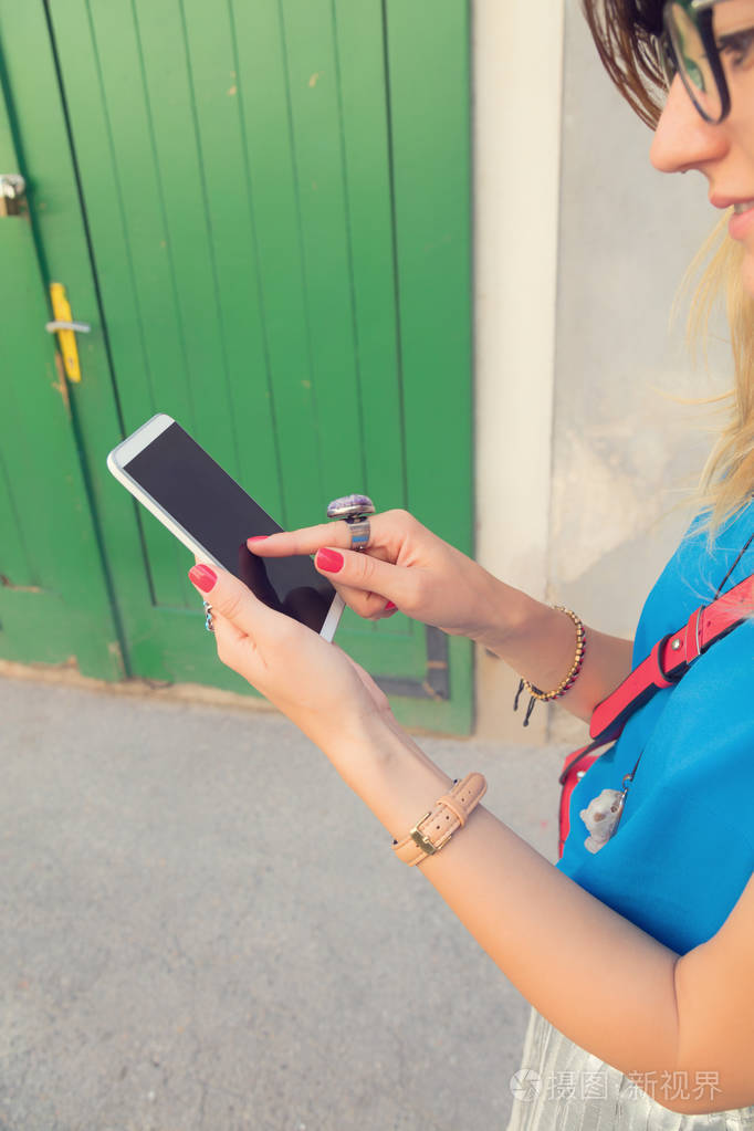 光学焦点在手上.