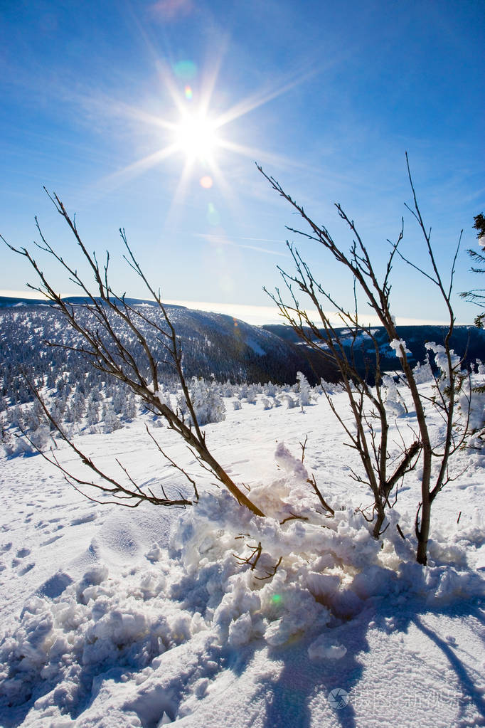 捷克共和国 雪冬乡村 斯奈兹卡山 Ruzovahorakrkonose 大山 照片 正版商用图片12xxbv 摄图新视界