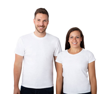 一对微笑的年轻夫妇在白色背景上的肖像。