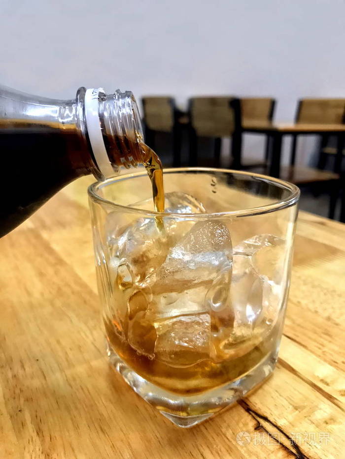 杯中的可乐杯中的可乐杯中的可乐杯中的可乐杯中的可乐