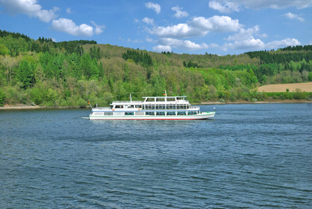 德国威斯特法利亚莱茵河以北大格塞水库旅游船