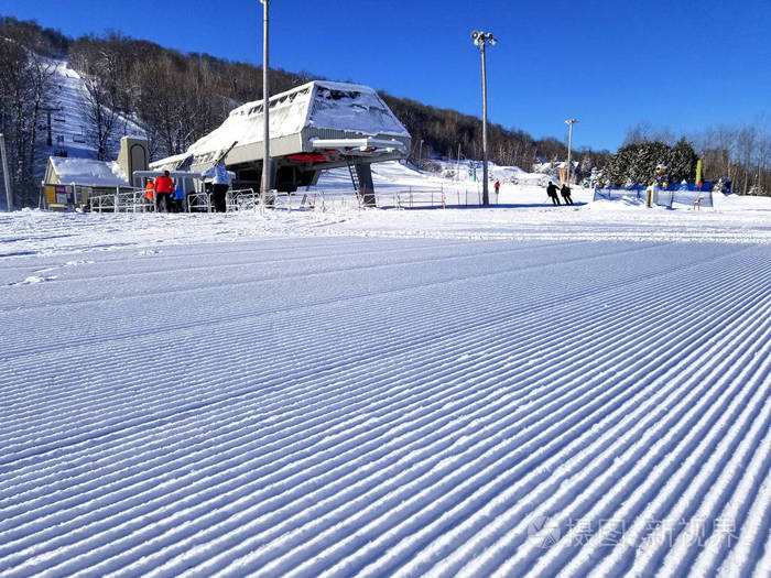 在魁北克圣索维尔修雪高山滑雪道