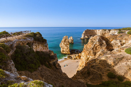 葡萄牙拉各斯阿尔加维地区附近的海滩