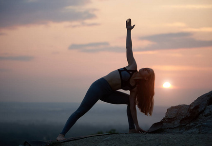 粉红色夕阳图片