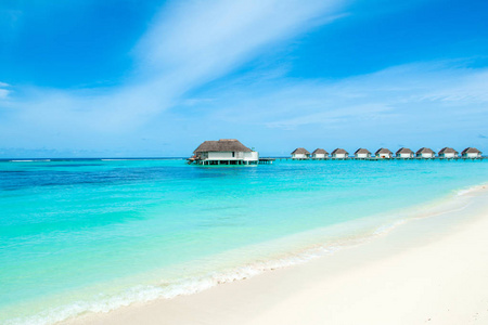 马尔代夫群岛印度洋上水上别墅的美丽景观