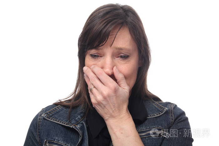 老白种人女人在哭