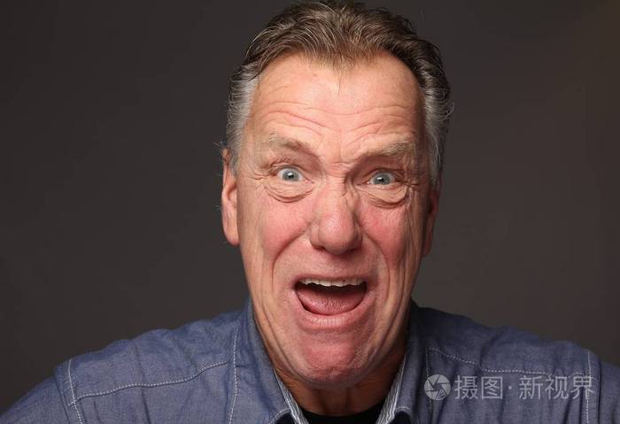 不满意的老白种人