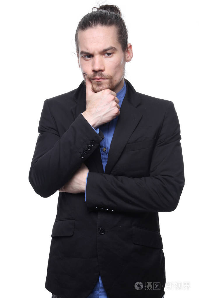 白种人年轻人正在考虑一些事情