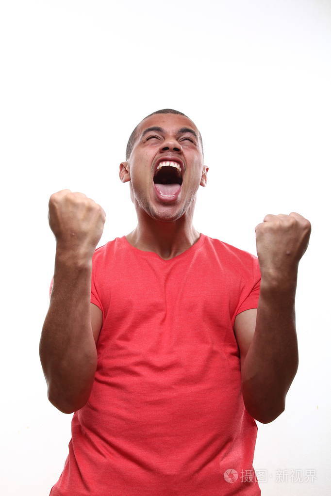 尖叫的黑人摆姿势