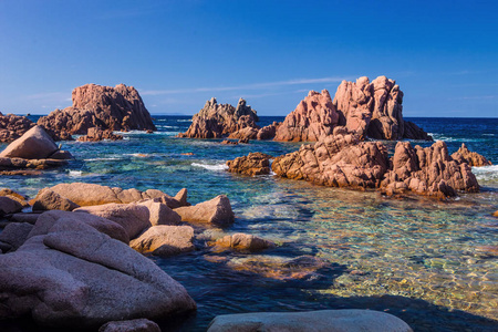 令人印象深刻的岩石海岸意大利