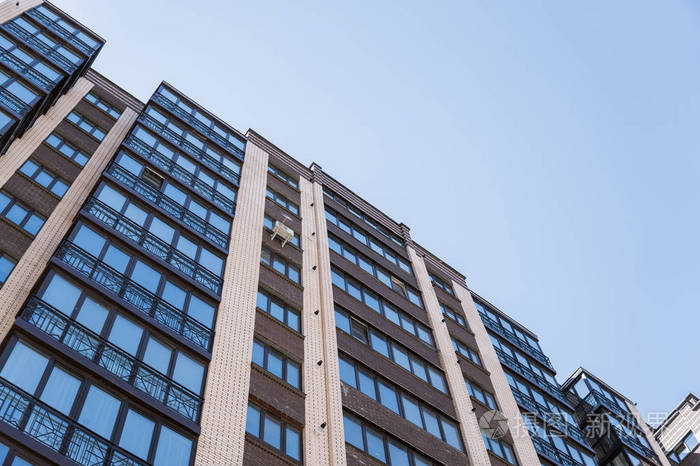 现代化的新的公寓楼.多层的, 现代的, 新的和时尚的生活栋公寓楼.