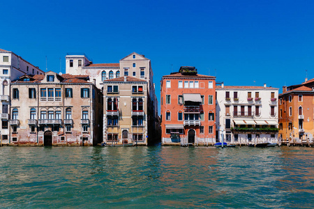 意大利威尼斯大运河的彩色威尼斯建筑