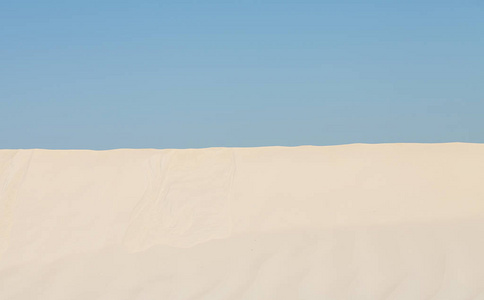 沙子和天空沙漠图片