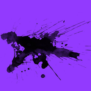 紫色背景上的抽象黑色油漆飞溅纹理