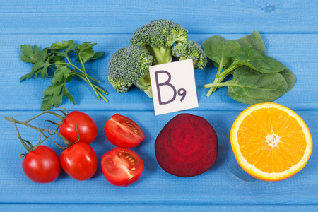 含有维生素B9的营养成分膳食纤维天然矿物质和叶酸的健康营养概念