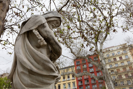 那不勒斯科穆纳莱别墅的大理石雕像