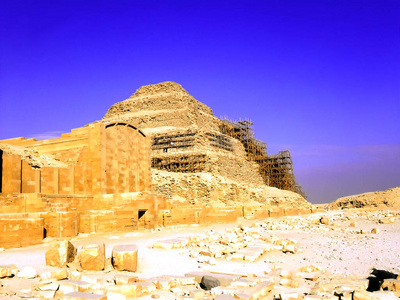 埃及萨卡拉的台阶金字塔