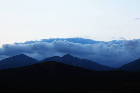 山顶的山地景观