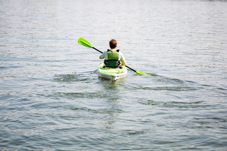 在铅笔上划船图片