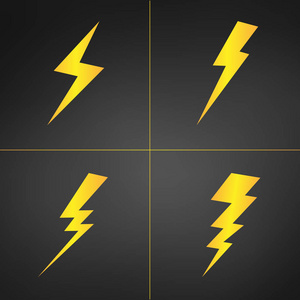 黄色闪电矢量集四个孤立在黑色背景上。 简单的图标风暴或雷电