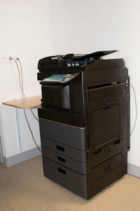 办公室业务中复印文件的黑色复印机多重功能