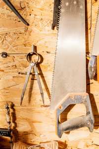 一套老式木工和细木工工具车间工艺和手工概念