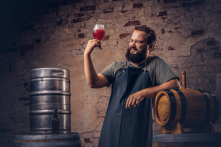 啤酒品酒师图片