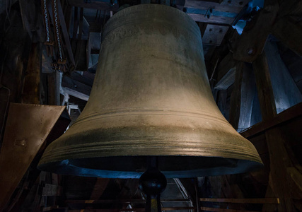 哥特圣母院法国巴黎圣母院哥特式教堂的钟声之一照片