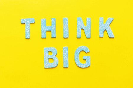 用手指签个字,拇指签个字,很好的标志文字写作你可以做它的激励呼叫